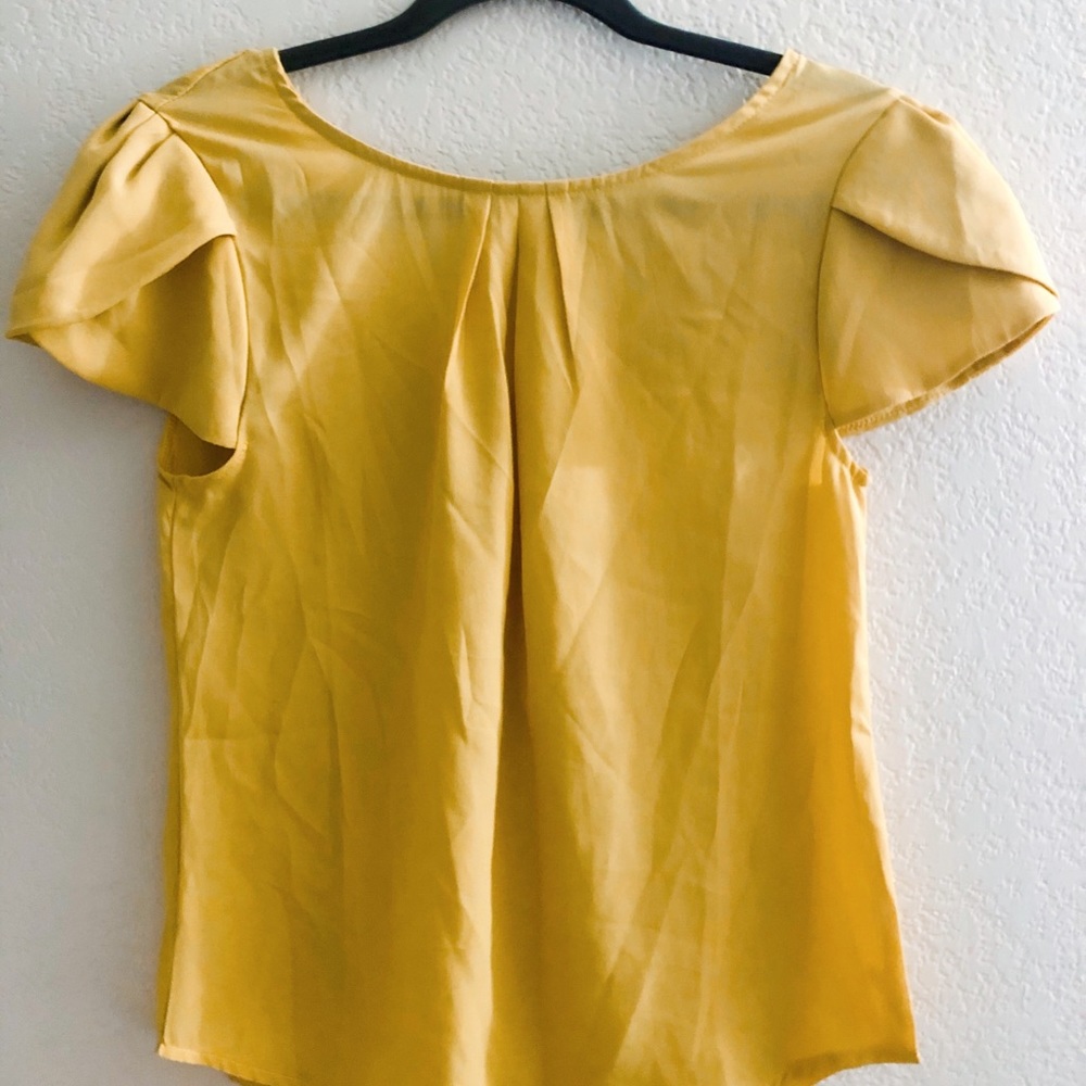 Woman’s blouse